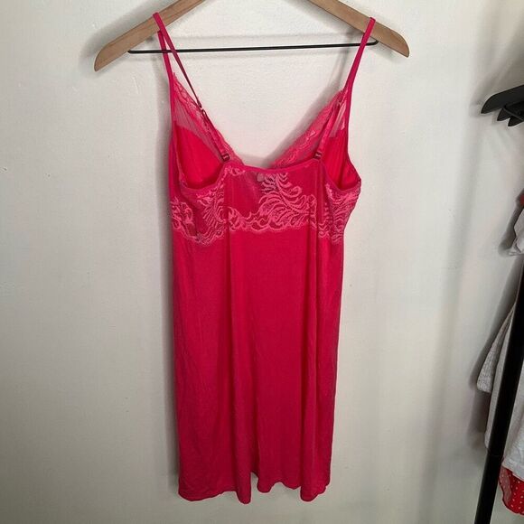 Natori Essentials Lace Nightgown - Picture 2 of 6